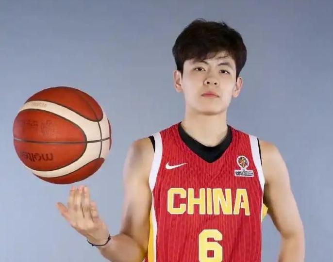 海星体育入口-接棒！杨舒予成为中国女篮新队长