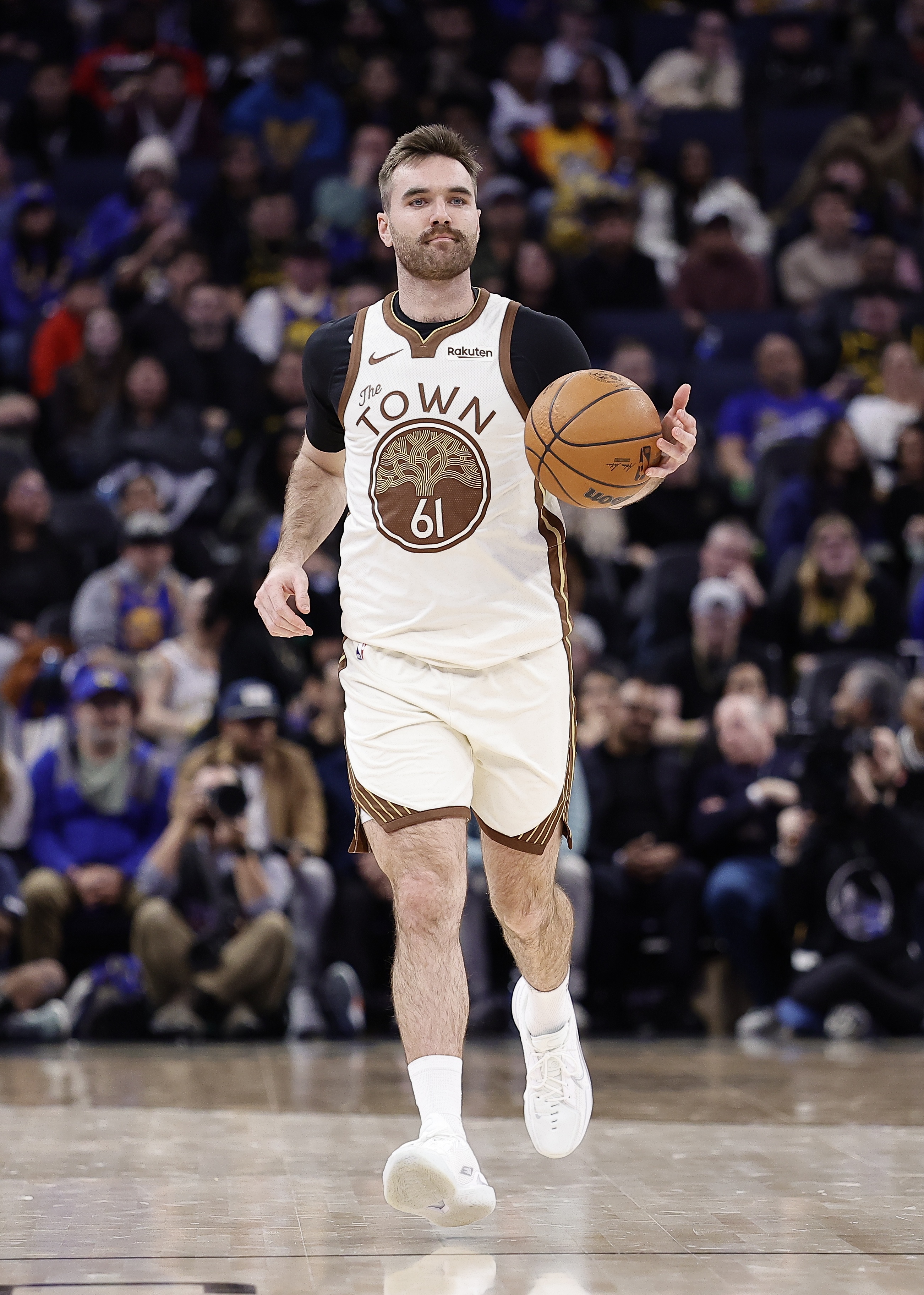 海星体育在线娱乐-库里过去11场缺席期间 斯潘塞3场得分全队最高 梅尔顿&amp;穆迪2次